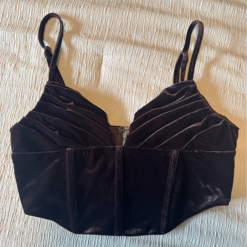 Chic Velvet Strappy Crop Top in Rich Brown